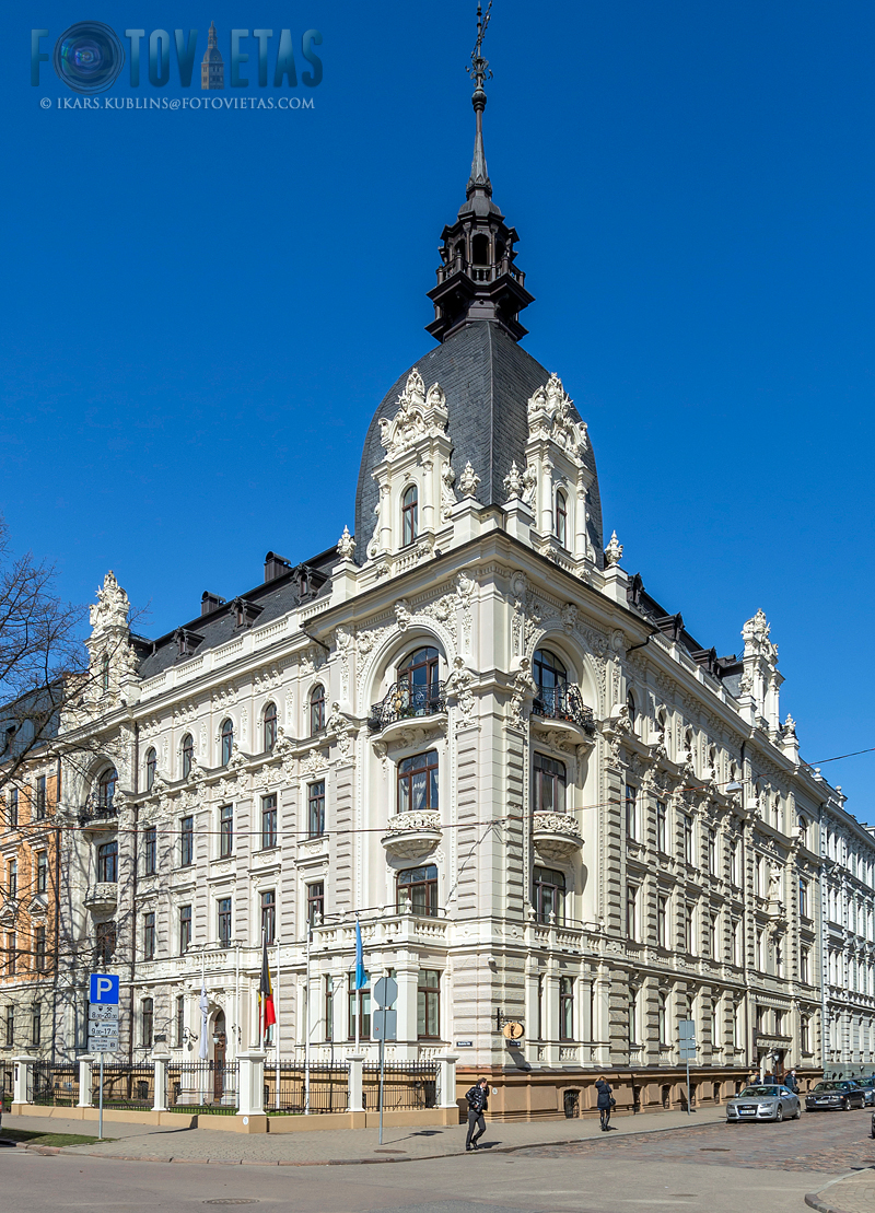 Art nouveau building in Vīlandes iela 1